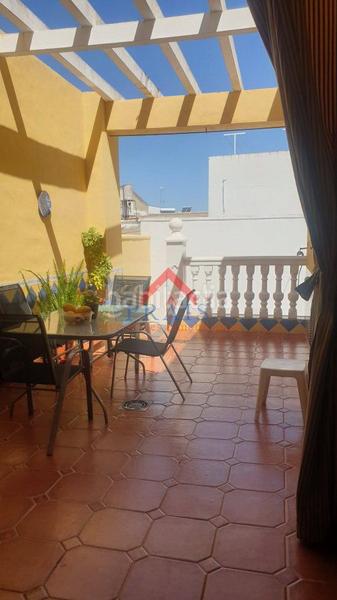 Foto 3d5b66a0-7999-4299-bef1-9f492de7c63e. Casa  en venta en Centro, 3 dormitorios. en Centro Utrera