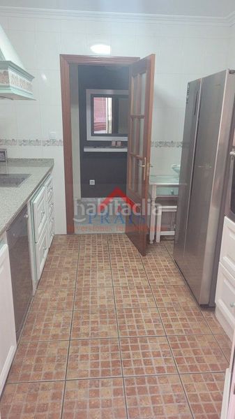 Foto 9c5f9fe4-2bb0-4f4d-87f3-21a3bdbd87ce. Rent flat with parking in Salesianos Utrera