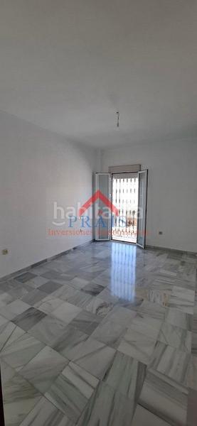 Foto 43b75803-7c65-4969-9347-6f8a0cc1896c. Casa a schiera con parcheggio in Centro Utrera