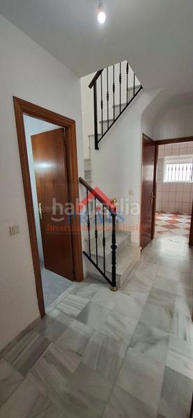 Foto 55030f69-730f-4479-bb5c-8faec2f41cd2. Casa a schiera con parcheggio in Centro Utrera