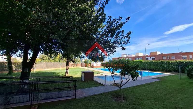 Foto 887f17be-e5f1-4a50-92d4-c7b910ad3a46. Pis a Salesianos Utrera