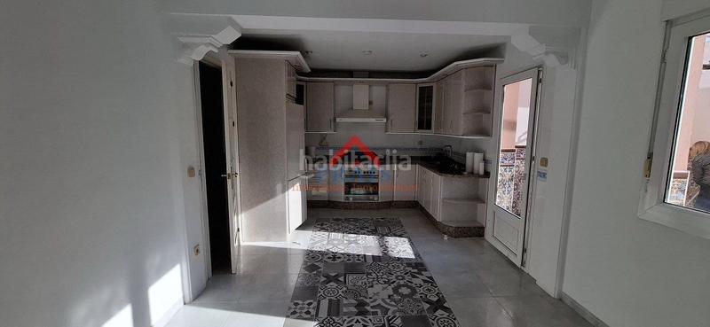 Foto ffa71bb8-c6f6-4044-b979-d3f27dabe5f9. Semi detached house with parking in Consolación Utrera