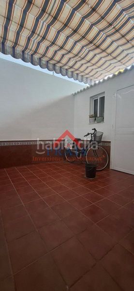 Foto f7f547b6-73a5-42c3-8b40-44be5ce285fc. Casa adossada amb aparcament a Las Torres - Constelaciones Utrera
