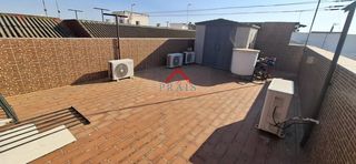 Casa adossada a Centro. Casa adosada en venta en centro  santa maría, 3 dormitorios.