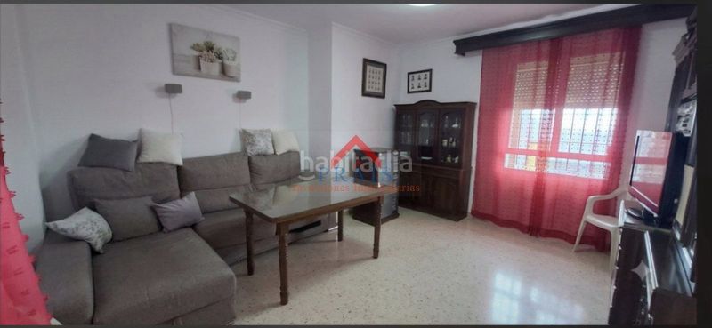 Foto a70621e6-6bd0-4258-95fe-f6ef6207c9a9. Casa adossada amb aparcament a Centro Utrera