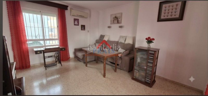 Foto f594d965-952e-4d6f-adc5-7ad3284bf47c. Casa adossada amb aparcament a Centro Utrera