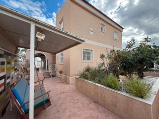 Xalet  Calle olivar. Chalet independiente con piscina en matola