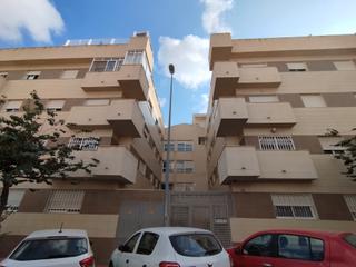 Etagenwohnung  Calle bautista aznar. Fantástico piso reformado con garaje y trastero