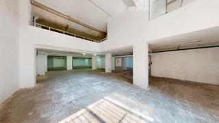 Alquiler Local Comercial  Calle cánovas del castillo. Local versátil de 600 m² para todo tipo de negocios