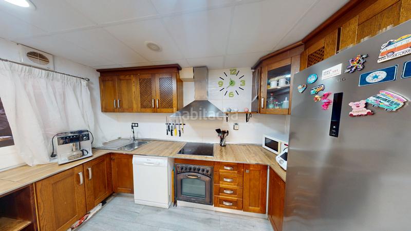 Foto 77a7f9fc-6b0d-4761-9fac-4ea00661ddf0. Piso  en venta en calle cánovas del castillo en Alicante