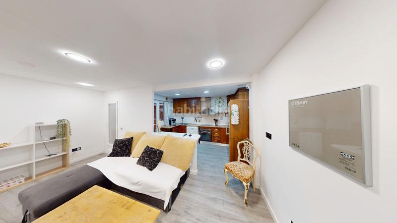 Foto b68a2532-a0e0-4b1a-bfc8-6dea7cbfa33a. Piso  en venta en calle cánovas del castillo en Alicante