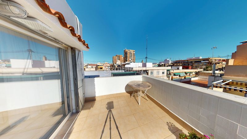 Foto 542341b2-e2f7-4d83-80ac-ada5aece7ec2. Àtic a Carolinas Altas Alicante