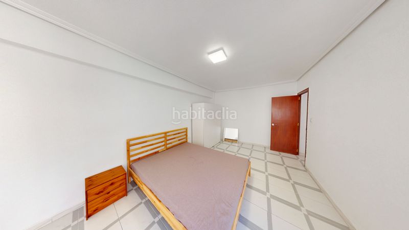 Foto 80f2b174-b994-4ab9-a140-f71f4e3e00d6. Àtic a Carolinas Altas Alicante