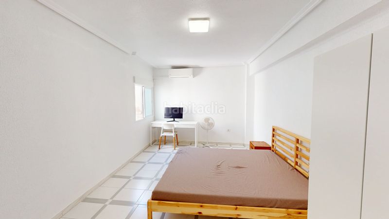 Foto e5fba0d7-e267-4ae4-a833-75cdc82319be. Àtic a Carolinas Altas Alicante