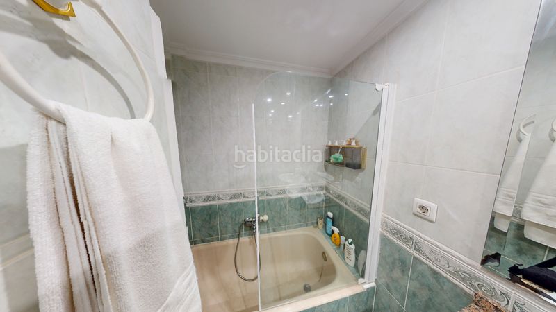 Foto f2852dfb-960a-4427-ab8d-9f46b4fa3433. Pis amb aparcament a Carolinas Altas Alicante