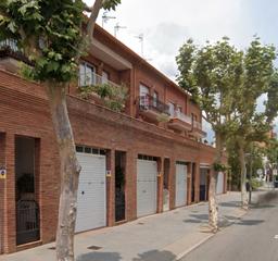 Casa a Avinguda de canovelles 33. Promoción exclusiva de 4 casas unifamiliares entre medianeras en