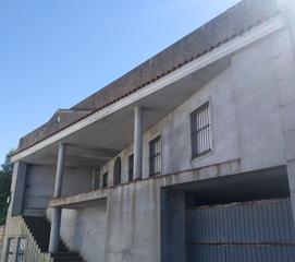 Casa a Jerez de los Caballeros. Vivienda 4 dorm, patio, terraza, garaje, nave