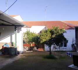 Casa a Puebla de Sancho Pérez. Amplia casa a reformar. 250 mt. patio, doblados