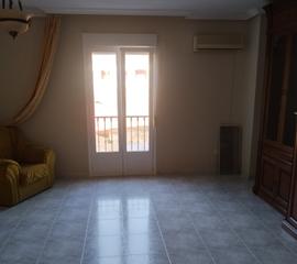 Piso en Jerez de los Caballeros. Amplio piso zona plaza de toros. 3 dorm, garaje, trastero