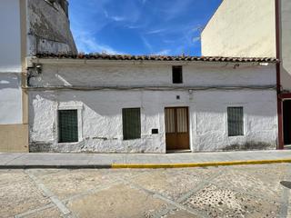 Casa a Jerez de los Caballeros. Amplia vivienda. padre claret. muchas posibilidades