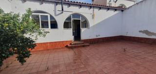 Casa a Corte de Peleas. Vivienda en corte de peleas. 4 dorm, patio, cochera