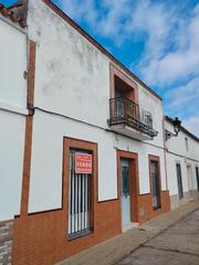 Casa a Puebla de Sancho Pérez. Amplia vivienda. para reformar. muchas posibilidades