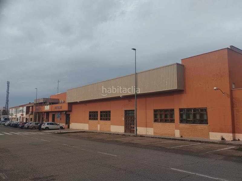 Foto 4d09731f-bf5d-4b5e-b675-a1278df56fc6. Edificio  en venta . 1450 mt en Almendralejo
