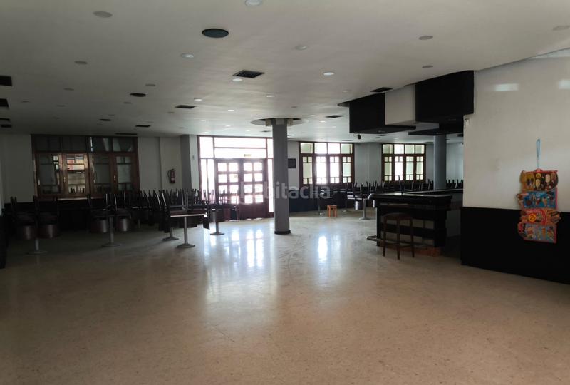 Foto 523202f6-6b45-4ec9-acb3-970f3aefdea2. Edificio  en venta . 1450 mt en Almendralejo
