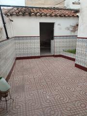 Casa a Jerez de los Caballeros. Zona santa catalina. patio, doblados. a reformar