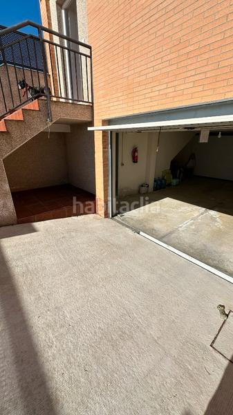 Foto a43905fe-98bc-4a18-8abe-4d10e1938a2f. Casa adossada amb aparcament a Oeste Mérida