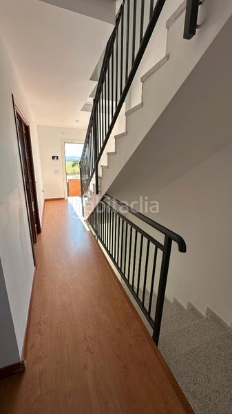 Foto bc572b9c-910e-411d-9a73-0b96c2e34f75. Casa adossada amb aparcament a Oeste Mérida