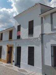 Maison à Burguillos del Cerro. Casa 5 dorm, patio, terraza. buen estado