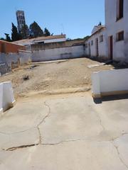 Casa a Lobón. Amplia vivienda en guadajira. patio, corral