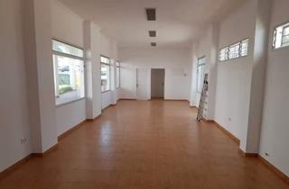 Local Comercial a Jerez de los Caballeros. Amplio local. zona centro de salud, instituto