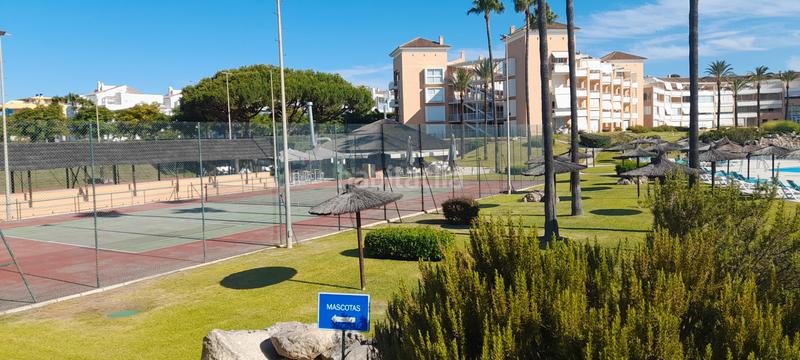 Foto e84dd7b8-2c10-4654-9fb1-c2d107c8e06d. Piccolo appartamento con parcheggio piscina in Islantilla costa Islantilla