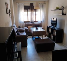 Piso en Zafra. Zona juzgados. 3 dorm, patio, calefacción