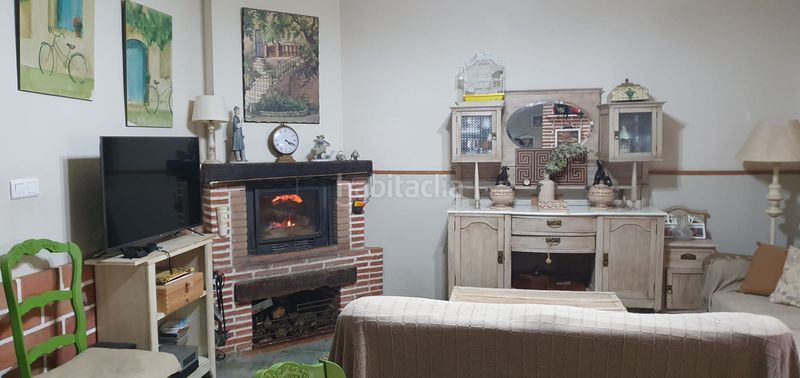 Foto 4c42f42a-a813-41fb-97a4-86d819f42e1d. Casa amb xemeneia a Almendralejo