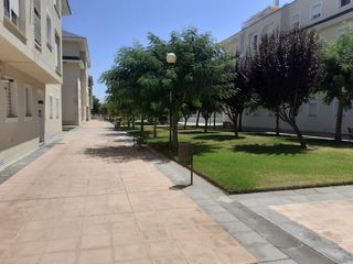 Piso en Avenida Elvas. Jardines del guadiana. 2 dorm, garaje y trastero, calefacción