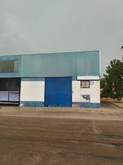 Nau industrial  Calle poligono los caños 452. Taller en venta. nave y maquinaria. para empezar