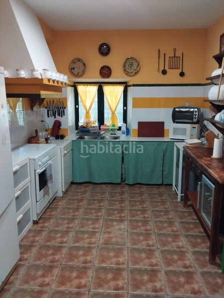 Foto aa21f638-c064-48b3-98ba-a4fa46b2a547. Masia amb xemeneia aparcament piscina a Zafra