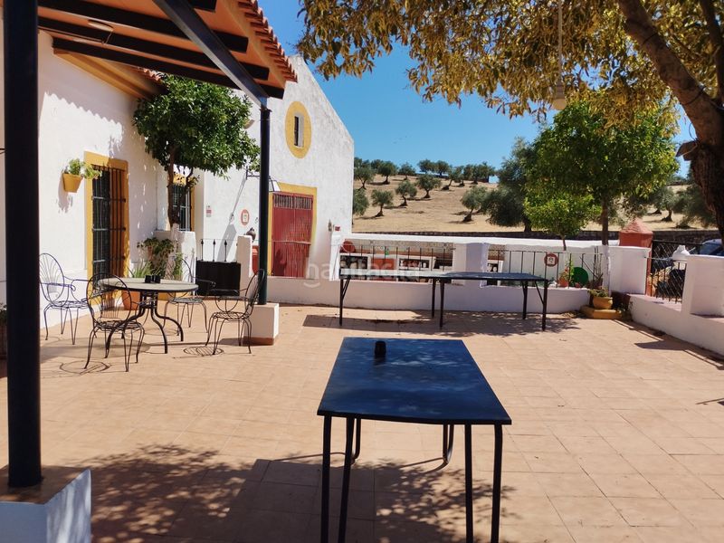 Foto b513f13f-1387-4dab-b345-efbf5ebae63e. Masia amb xemeneia aparcament piscina a Zafra