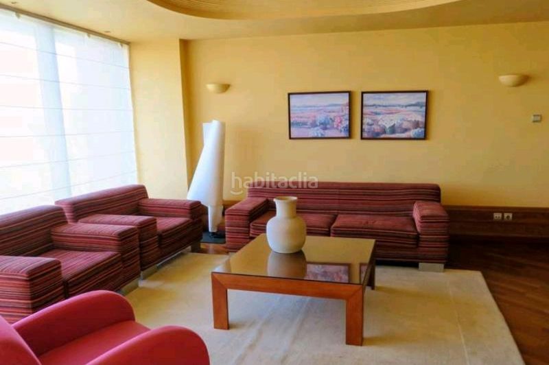 Foto b8126f89-0698-4823-a594-b551bb17ca79. Edifici a Zafra