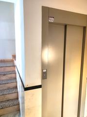 Pis  Calle granada 8. Piso en planta baja con patio y azotea privativos