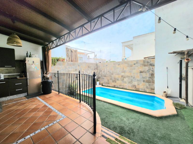 Foto 425dd56c-3fb8-44fd-83b8-7f0221727cac. Casa adossada a carretera alcalá-dos hermanas 1 a Alcalá de Guadaira