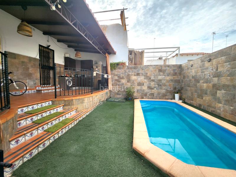 Foto 76ff1c5a-67cd-4e20-a77f-fcabeb36a23b. Casa adossada a carretera alcalá-dos hermanas 1 a Alcalá de Guadaira