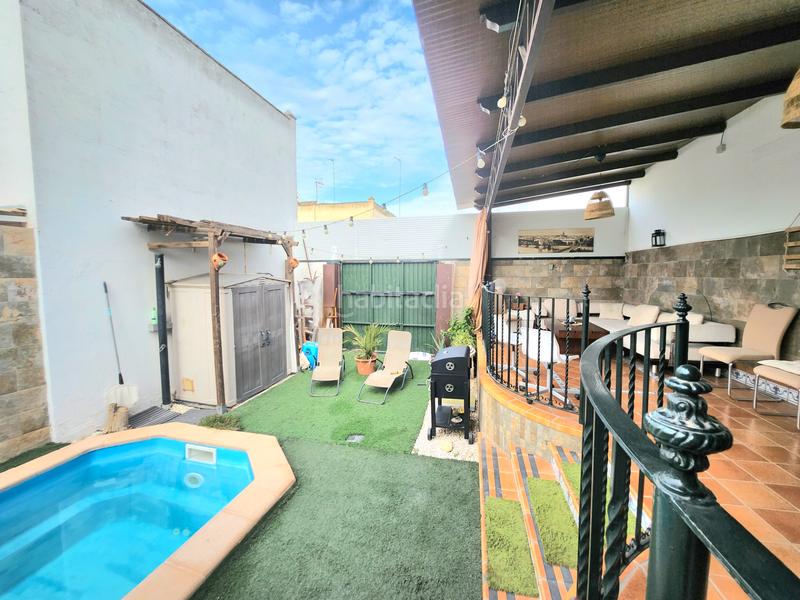 Foto ffa77198-b362-4db1-a41d-710f4e7bf299. Casa adossada a carretera alcalá-dos hermanas 1 a Alcalá de Guadaira