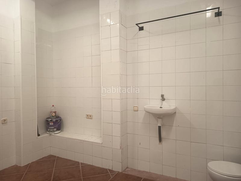 Foto bf3922fd-7b89-4ae4-a1a0-d292579f7581. Local comercial en bailén 29 local cercano al Centro en Alcalá de Guadaira