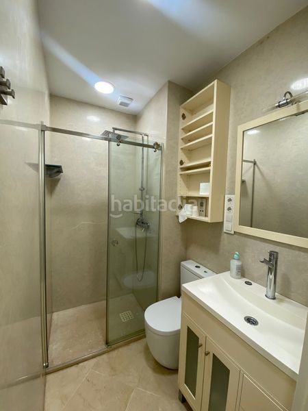 Foto 21661067-d65d-45ef-ad59-9e68589e90ae. Pis amb xemeneia aparcament a La Buhaira Sevilla