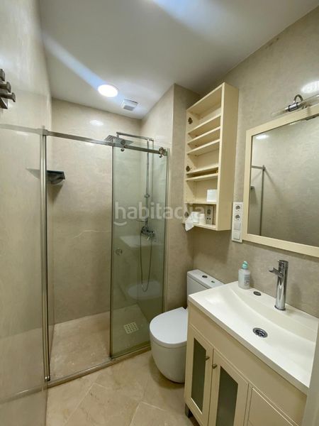 Foto 37a8b47a-7297-43a5-8a6f-fcc02a4da739. Pis amb xemeneia aparcament a La Buhaira Sevilla