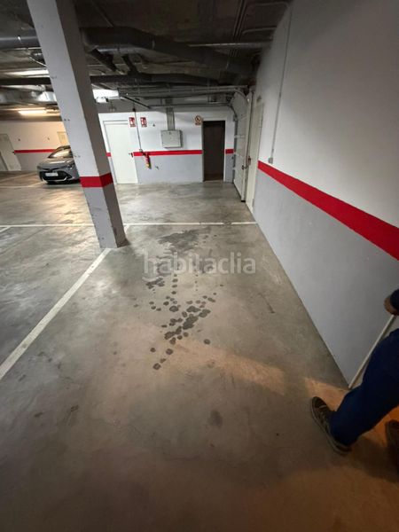 Foto 52d0d7c2-3fa4-4a1b-b2a6-759b3a181366. Pis amb xemeneia aparcament a La Buhaira Sevilla